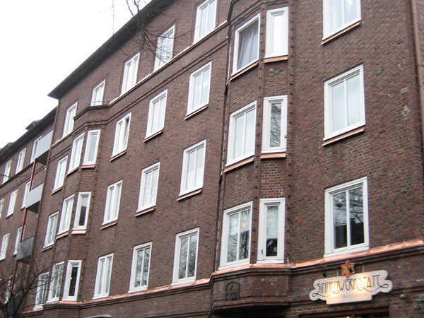 Fassadensanierung Klinkerfassade, Gesimsbänder (Mehrfamilienanlage).